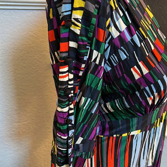 BCBGmaxazria Abstract Multicolored Top - Picture 4 of 8